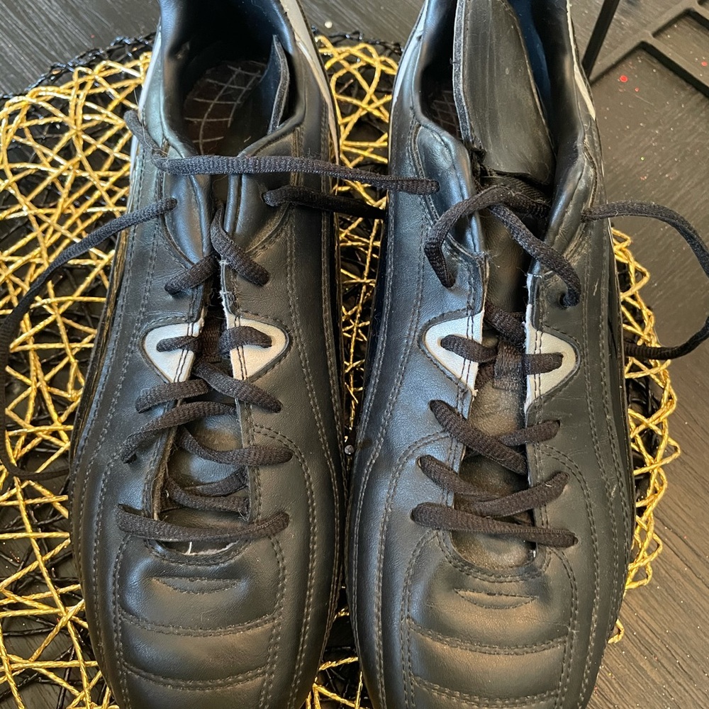 Rawlings base ball shoes